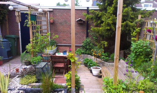 deel eigen tuin kort na aaneg