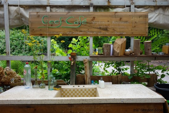 Geef Café in de kas.